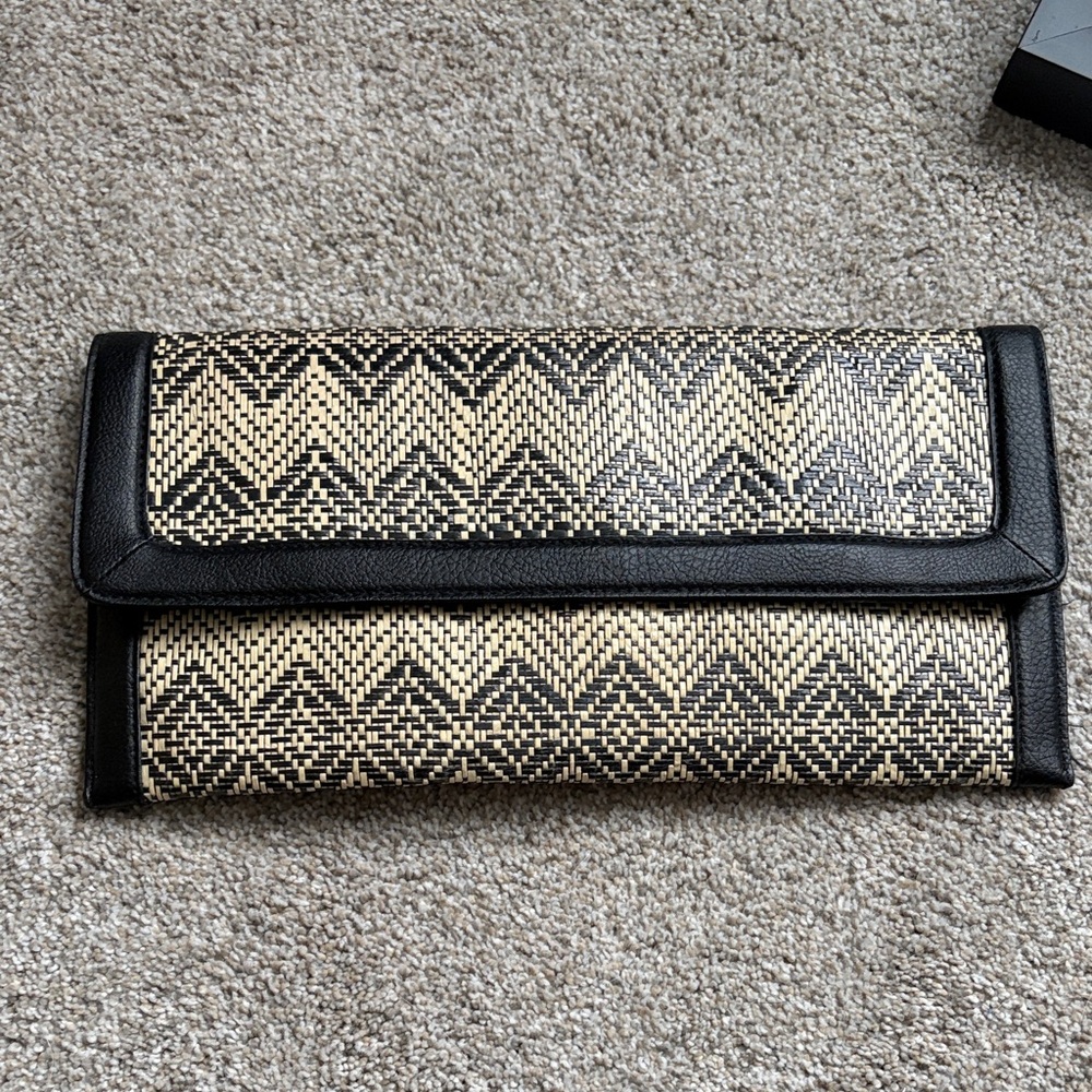 Bobo Clutch Perfect for Tropical Vacation 🌴 Black and Cream Woven Clutch
